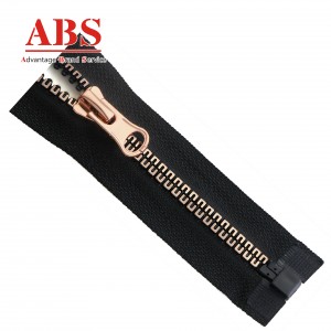 Fashion & New Metallic Plastic Zipper 5# for Casual Garments